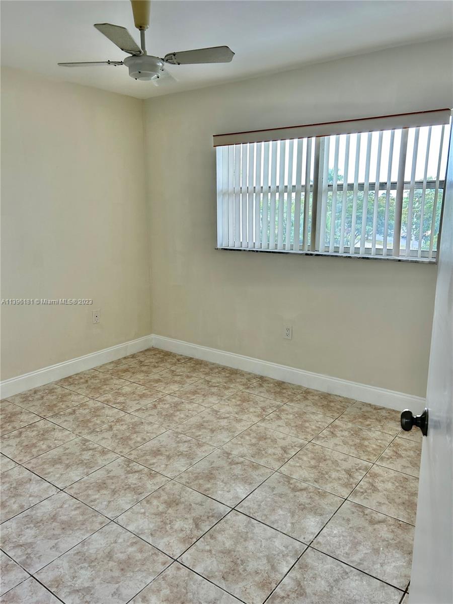SUNRISE LAKES 54 CONDO - Residential Lease