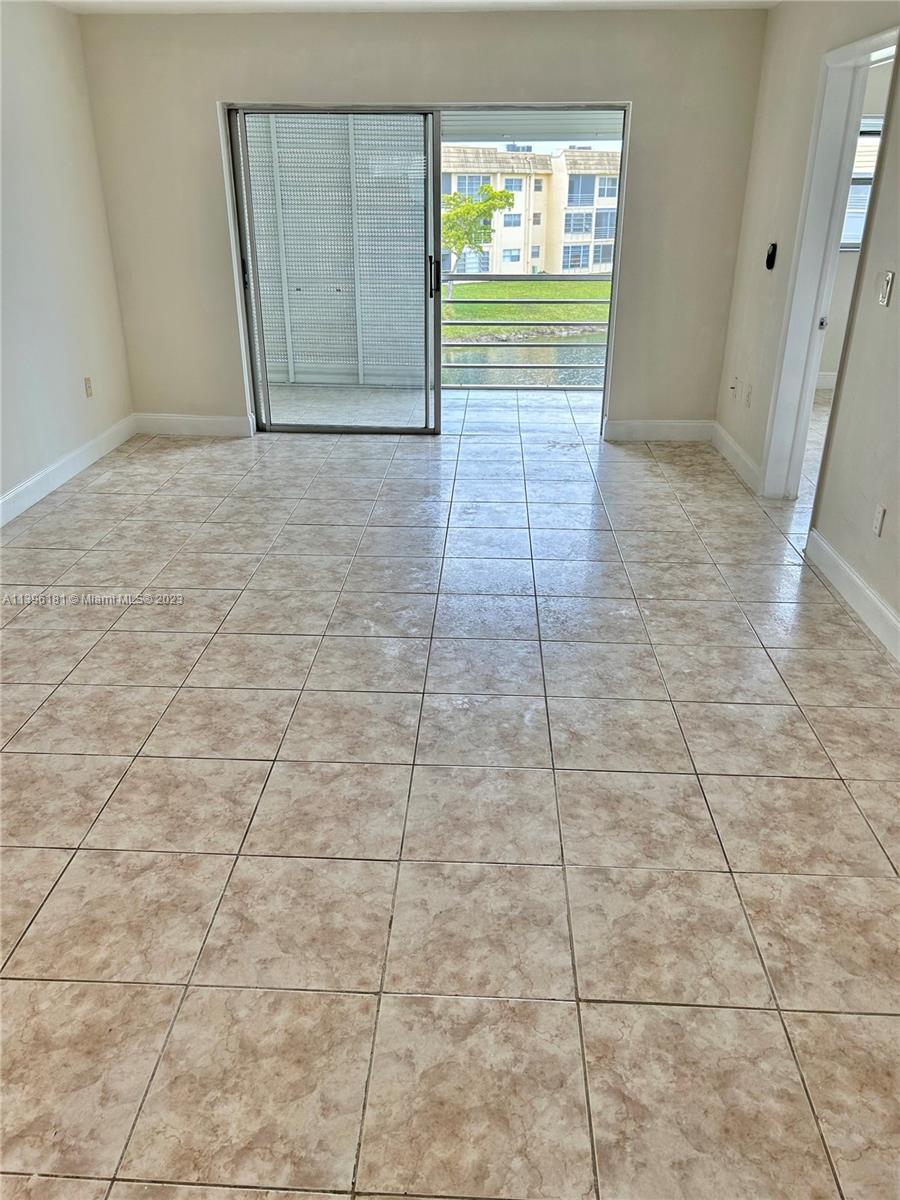 SUNRISE LAKES 54 CONDO - Residential Lease