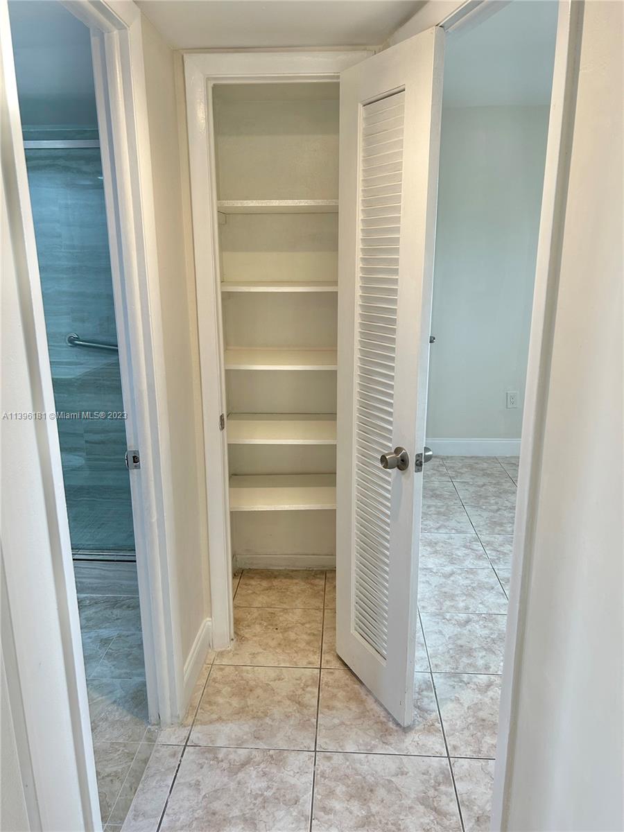 SUNRISE LAKES 54 CONDO - Residential Lease