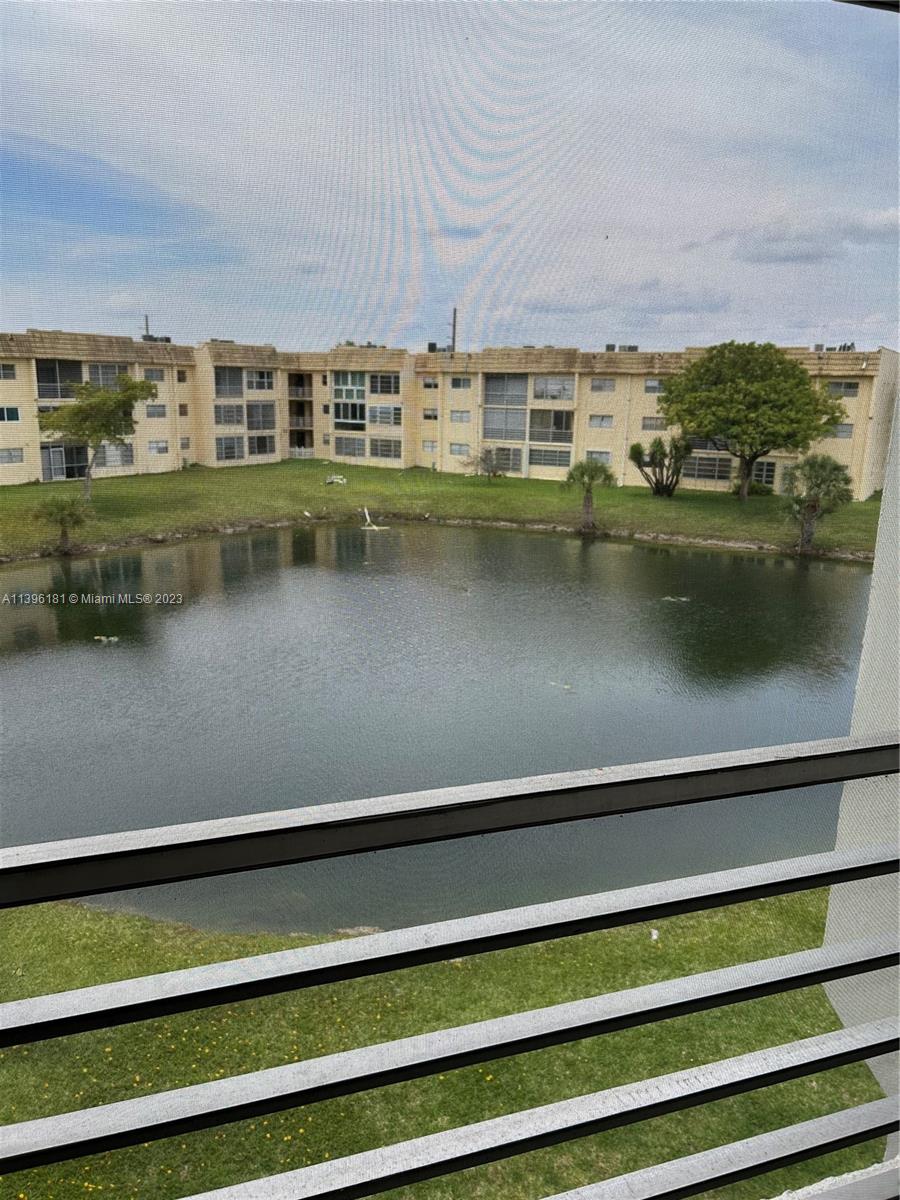 SUNRISE LAKES 54 CONDO - Residential Lease