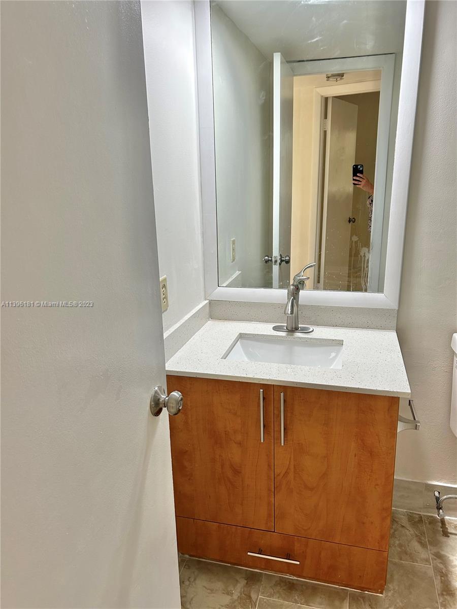 SUNRISE LAKES 54 CONDO - Residential Lease