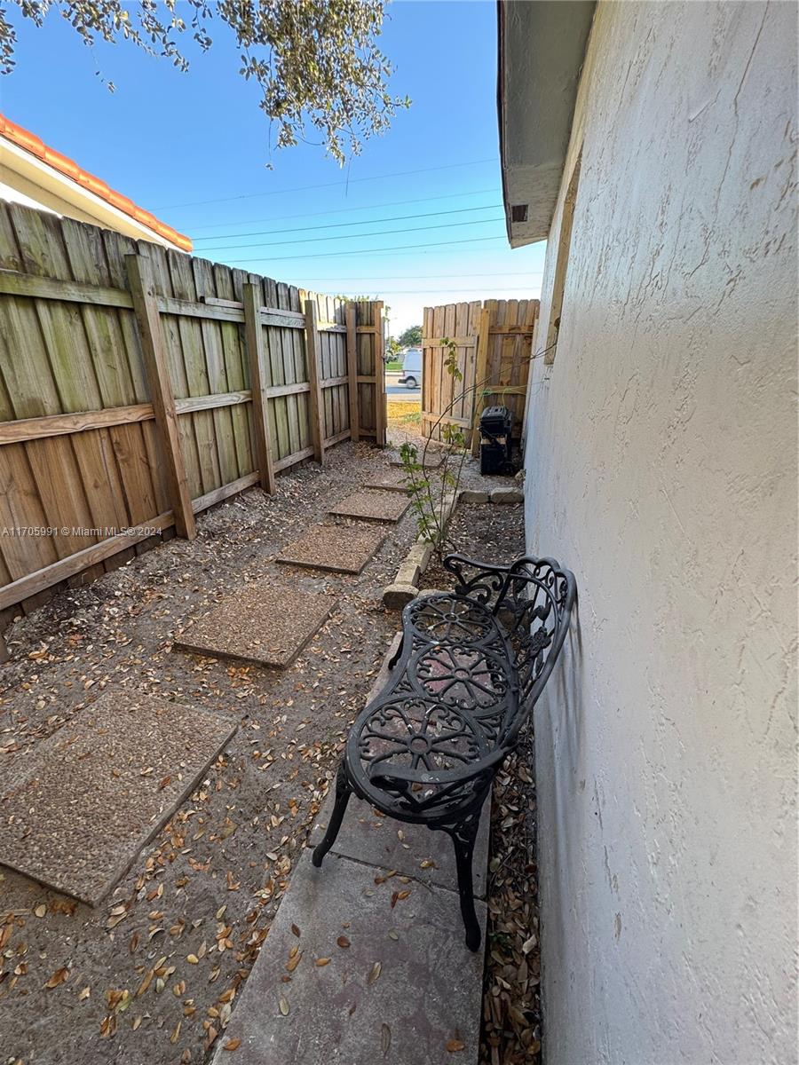 DRIFTWOOD ACRES NO 1 - Residential Lease