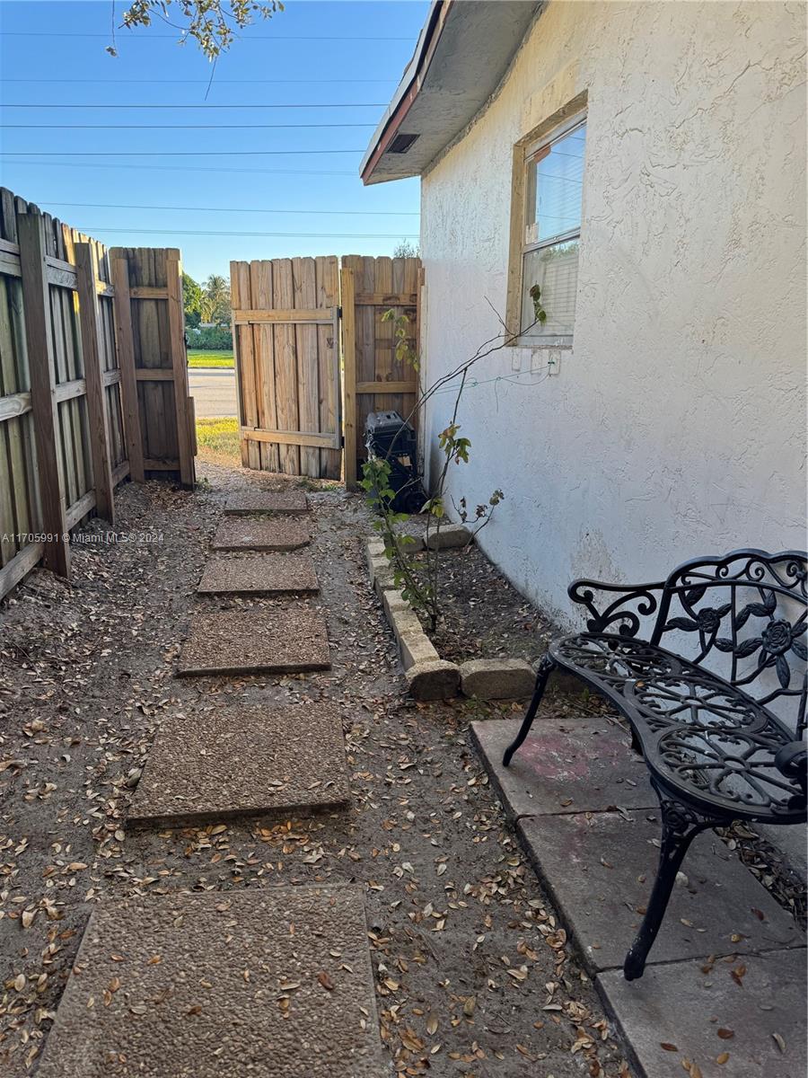 DRIFTWOOD ACRES NO 1 - Residential Lease