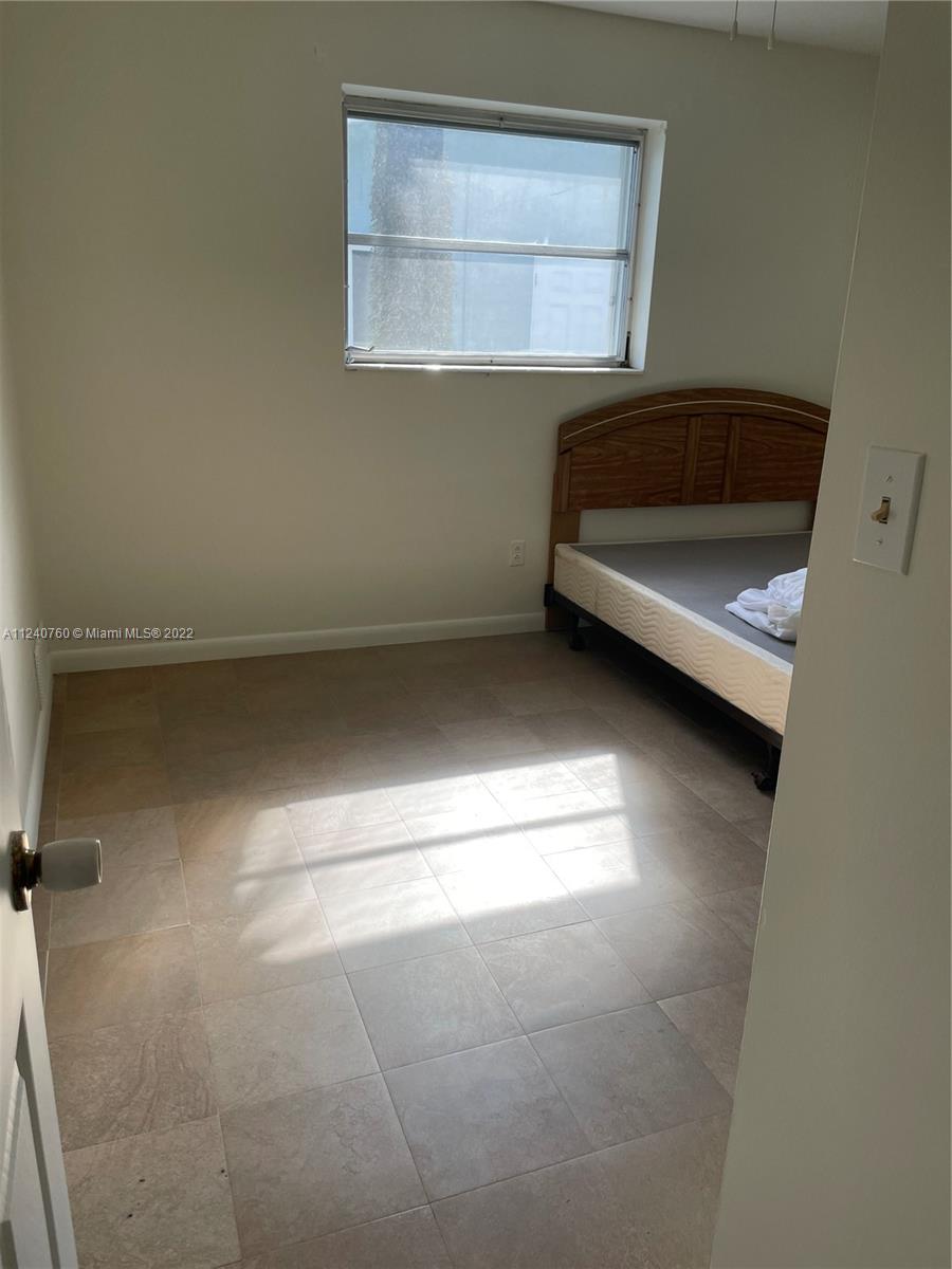 HOLLYWOOD HILLS - Residential Lease