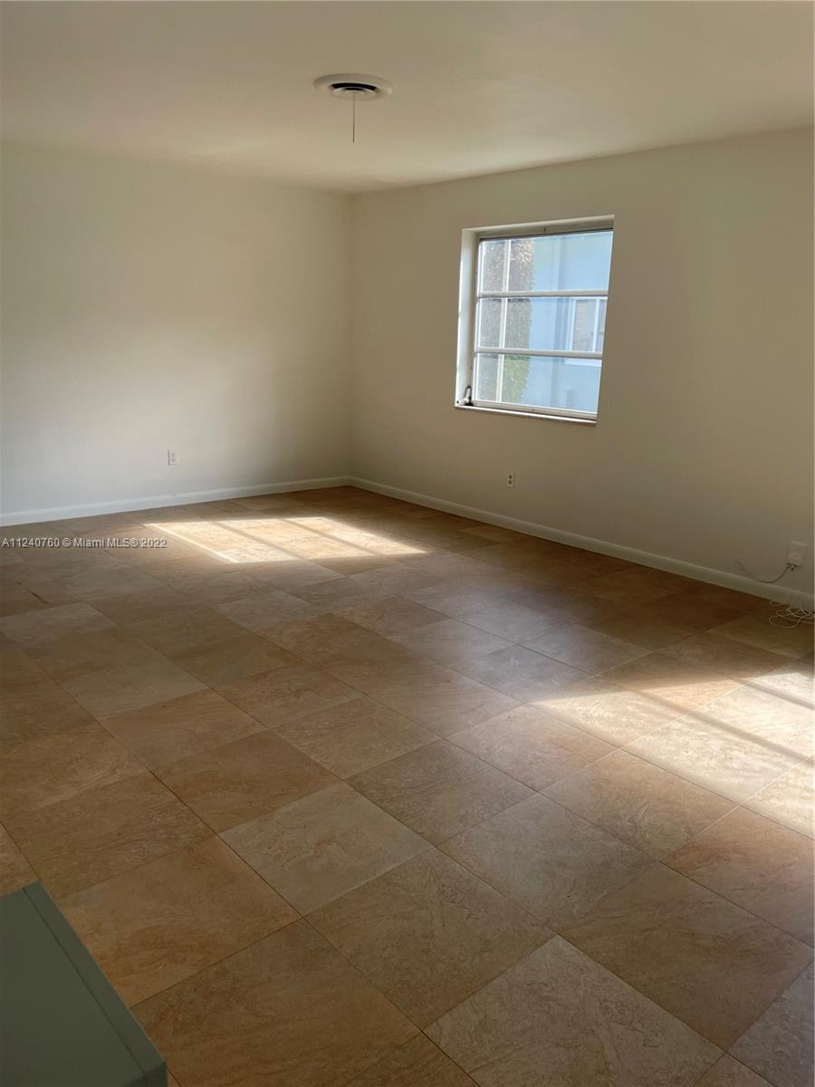 HOLLYWOOD HILLS - Residential Lease