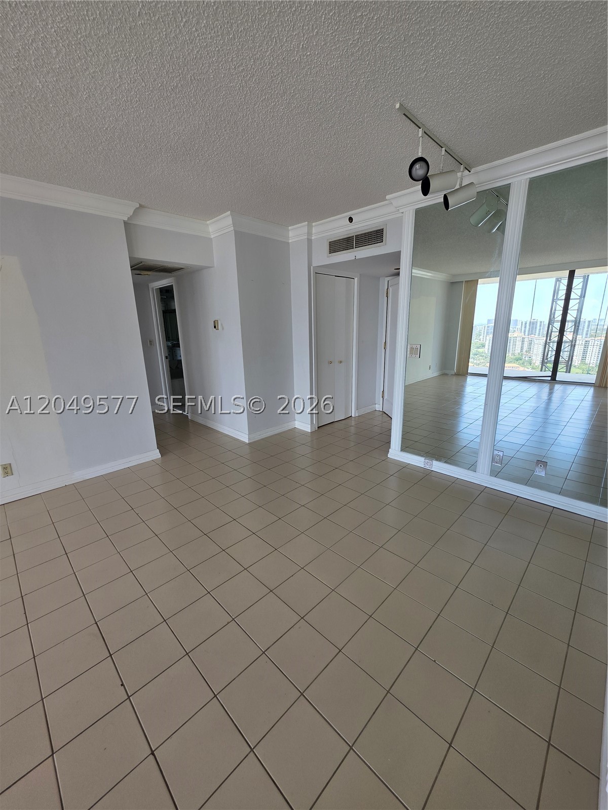 TURNBERRY TOWERS CONDO - Residential