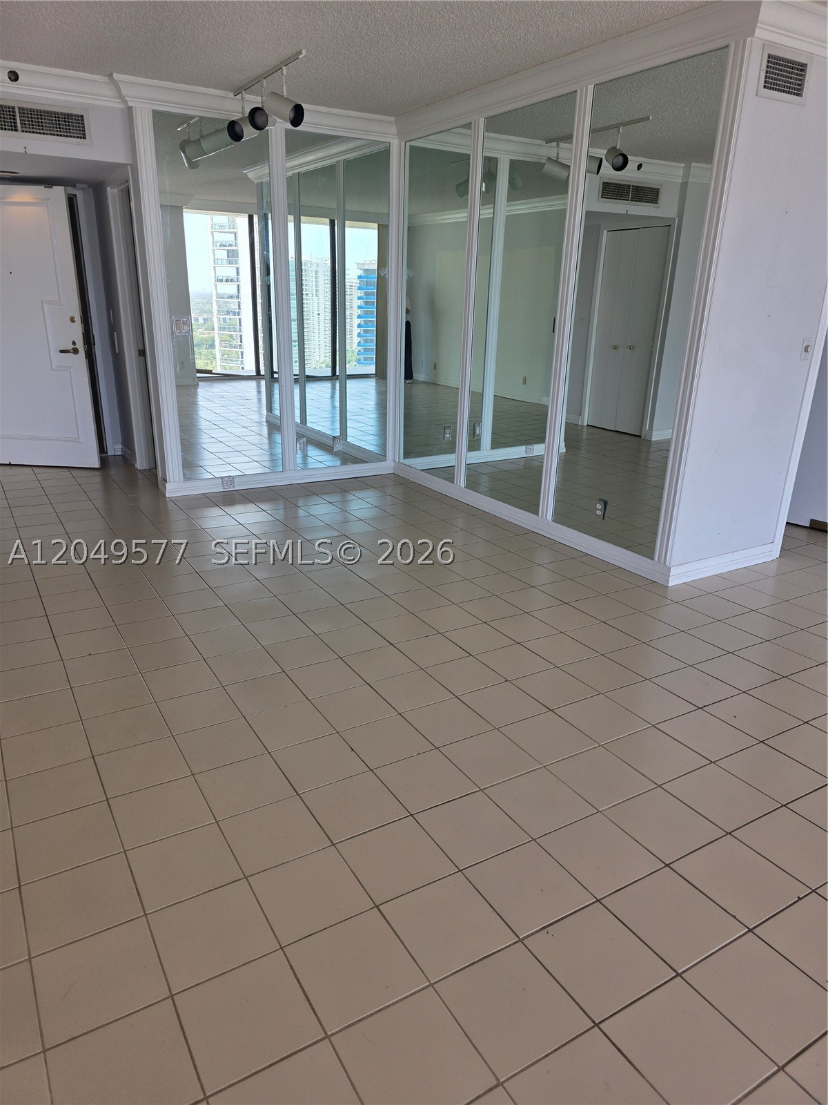 TURNBERRY TOWERS CONDO - Residential