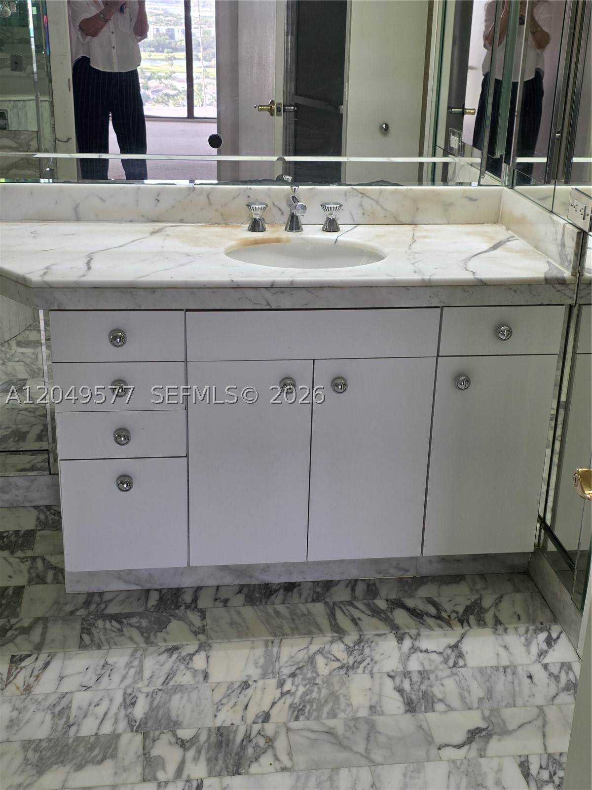 TURNBERRY TOWERS CONDO - Residential