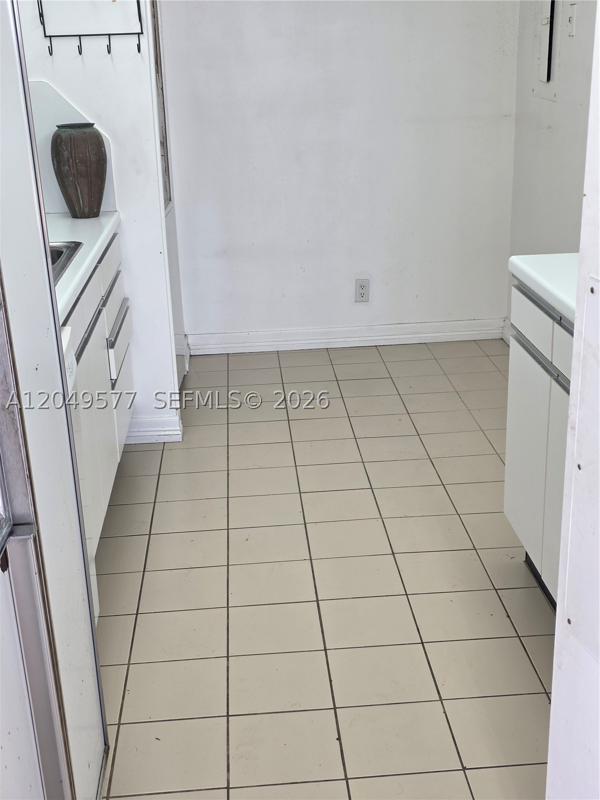 TURNBERRY TOWERS CONDO - Residential