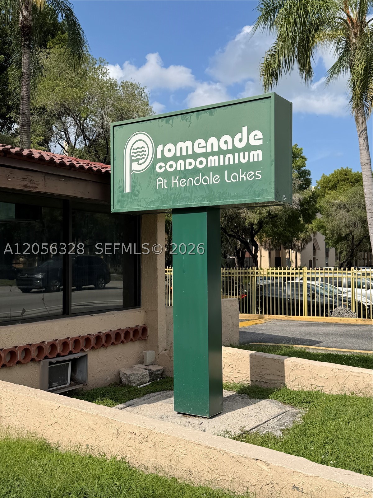 Location! Location! Location!!!
For Sale Spacious one-bedroom one-bath condo unit, with a large bedroom, and a huge walk-in closet. Enjoy, and Relax the comfortable living in the well desirable community of PROMENADE AT KENDALE LAKES. This unit is located on the 4th floor with a nice view from the balcony. For your convenience, Washer, dryer, water, cable, internet, and a one assigned parking space and many guests parking available with the unit. Many amenities like two pools, two tennis courts, and two clubhouses...one for recreational activities, and meetings, and the other one for special events. Centrally located near supermarkets, restaurants, department stores, public transportation, parks, and top-rated schools.