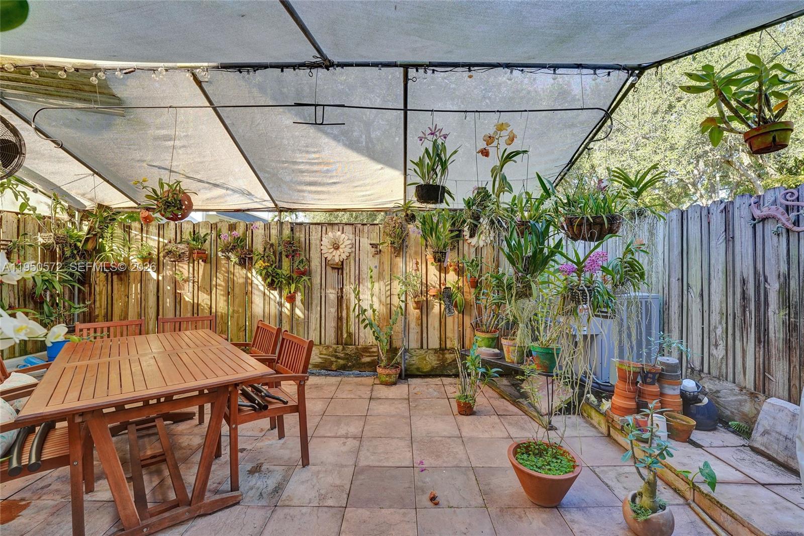 HOLLYWOOD GARDENS CONDOMI - Residential