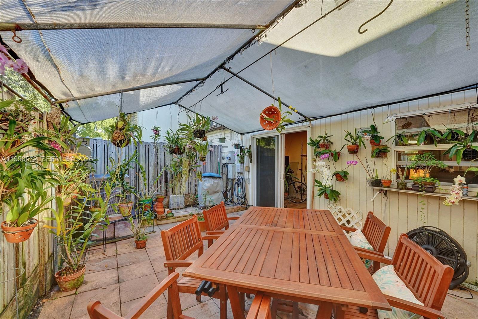 HOLLYWOOD GARDENS CONDOMI - Residential