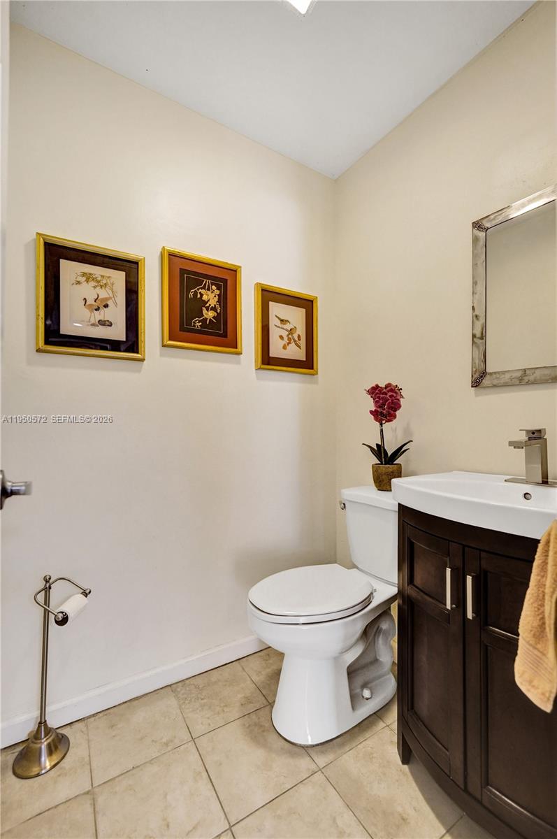 HOLLYWOOD GARDENS CONDOMI - Residential