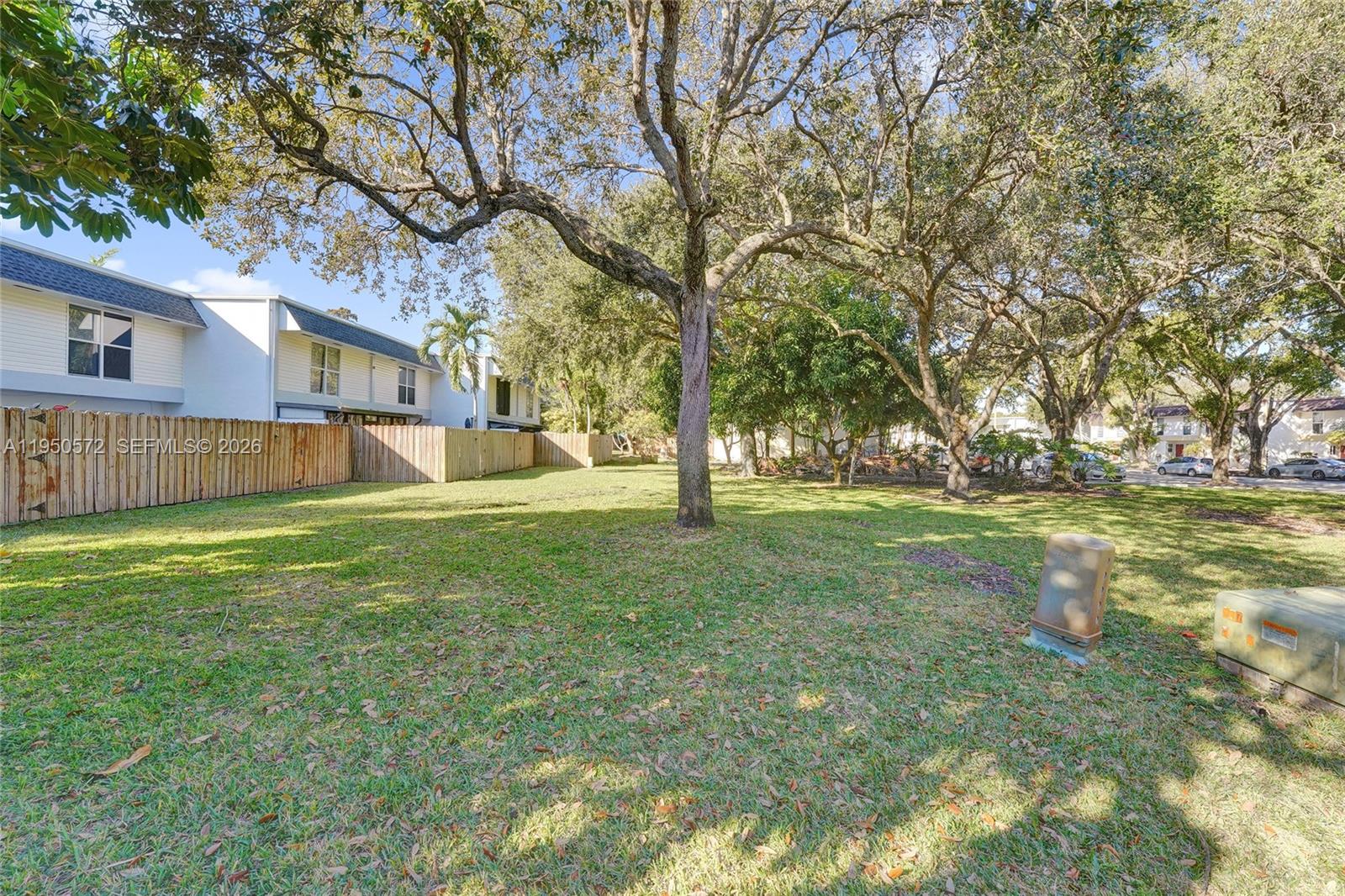 HOLLYWOOD GARDENS CONDOMI - Residential