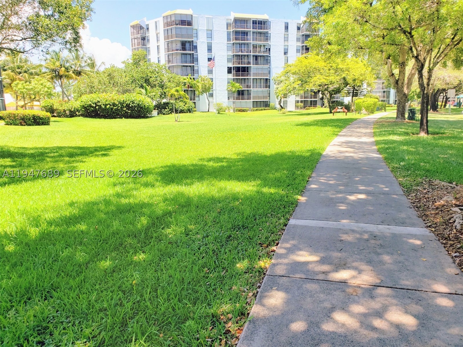 BRAVURA II CONDO - Residential