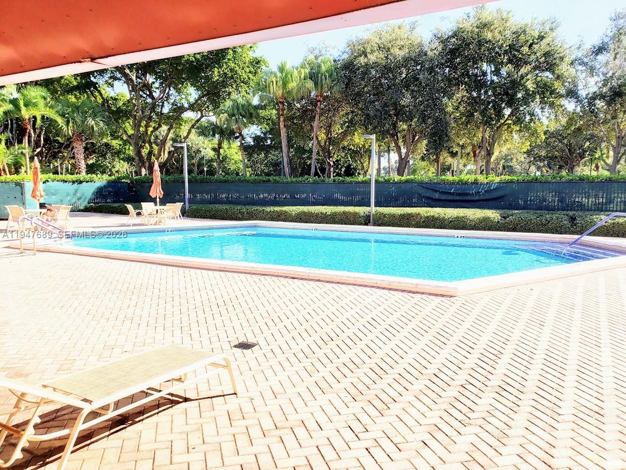 BRAVURA II CONDO - Residential