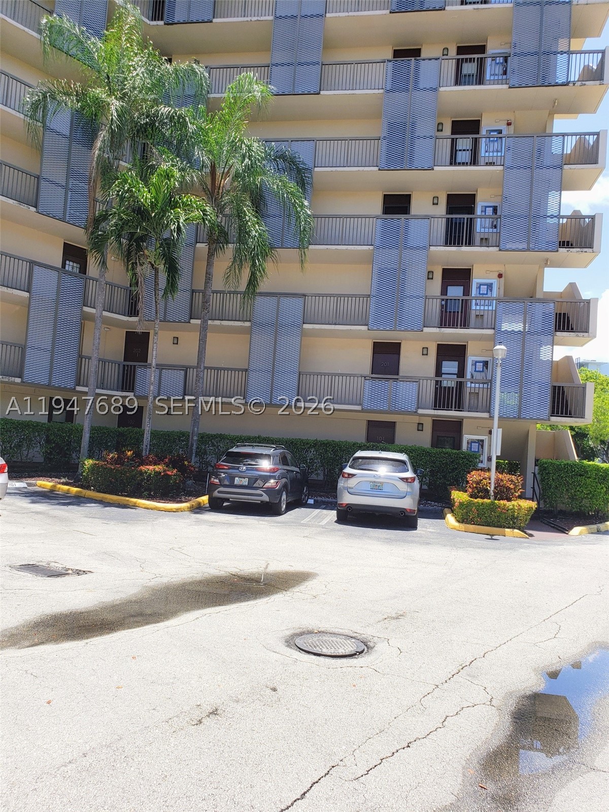 BRAVURA II CONDO - Residential