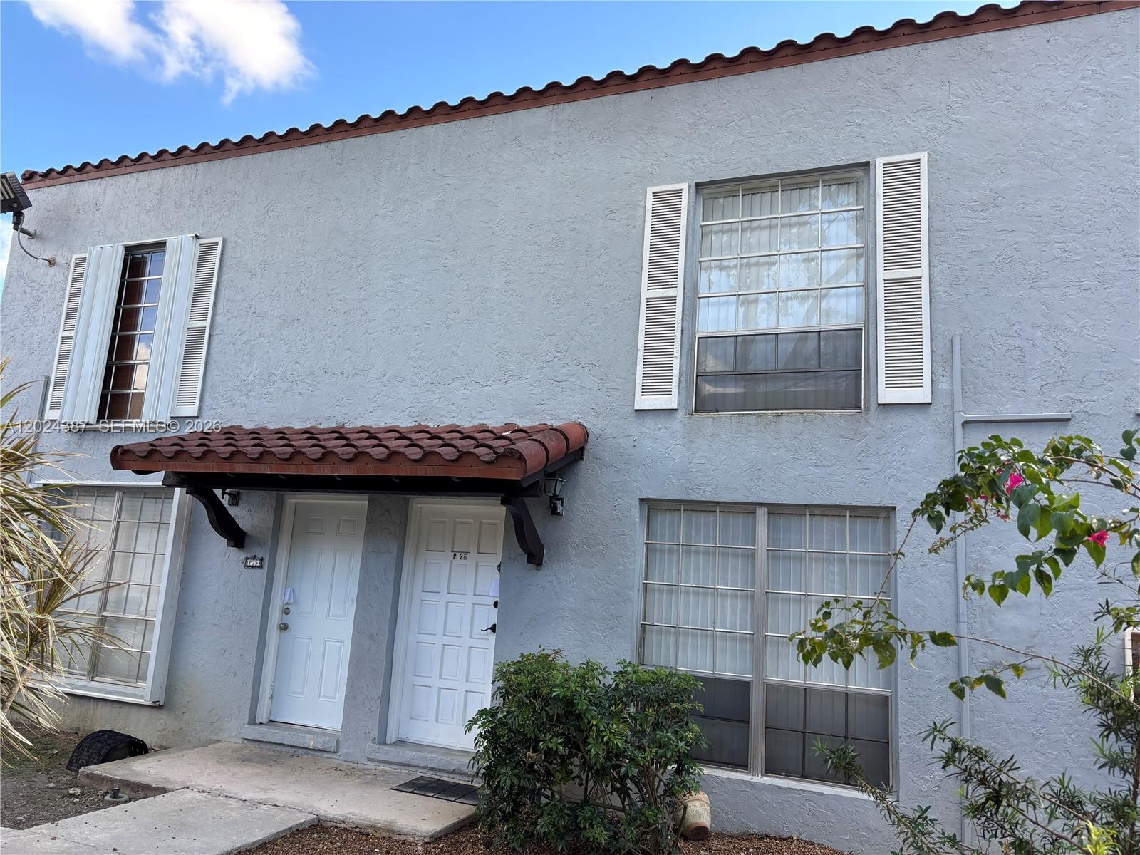 FANTASTIC UPDATED PROPERTY! HUGE TOWNHOUSE 2 BEDROOMS, 1.5 BATHS, 2 STORY, COMMUNITY WITH POOL, CLUBHOUSE, TENNIS, SECURITY GATES & GUARDS, ACROSS THE STREET FROM PUBLIX, CVS AND BUS LINES. NO PETS AS PER ASSOCIATION RULES, SEE ATTACHMENTS FOR APPLICATIONS, SMALL FENCE PATIO, LARGE 2 BEDROOM ON THE SECOND FLOOR, NEW FLOORS EVERYWHERE, NEW KITCHEN CABINETS AND APPLIANCES, GREAT COMMUNITY.