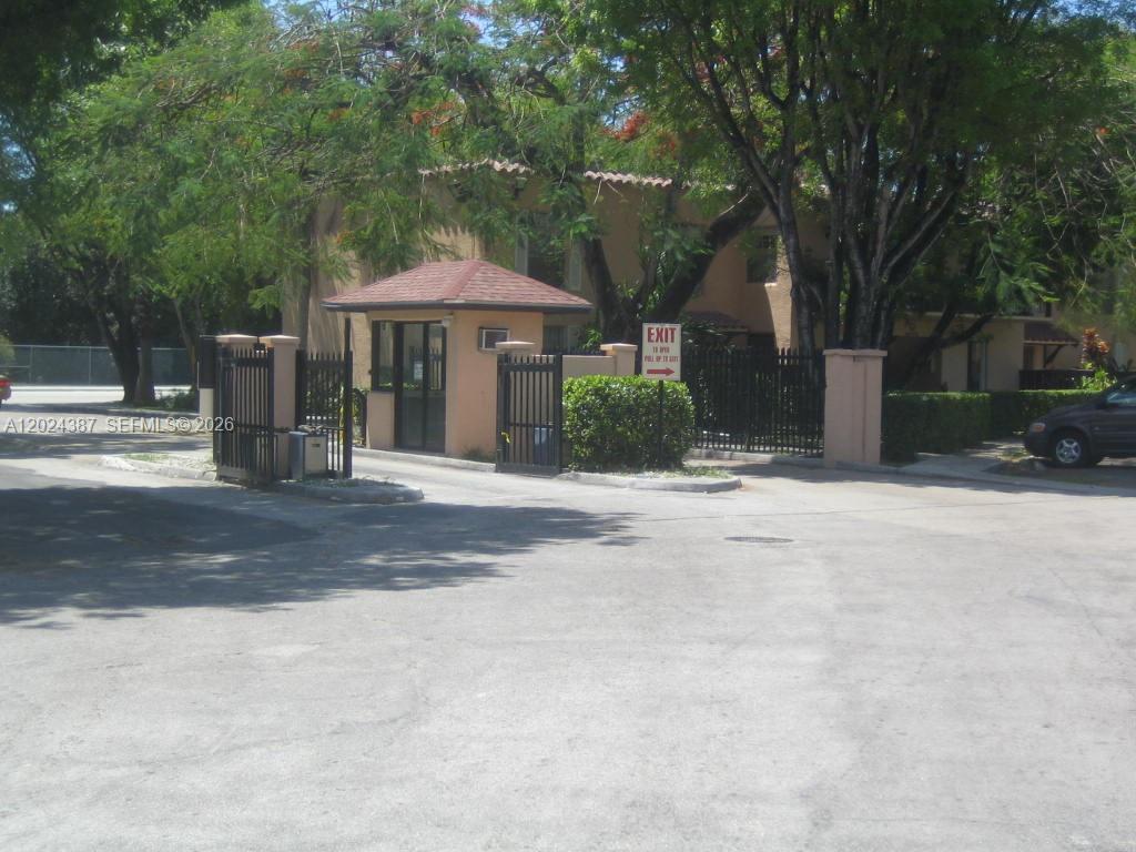 SPANISH TRACE CONDO - Residential Lease