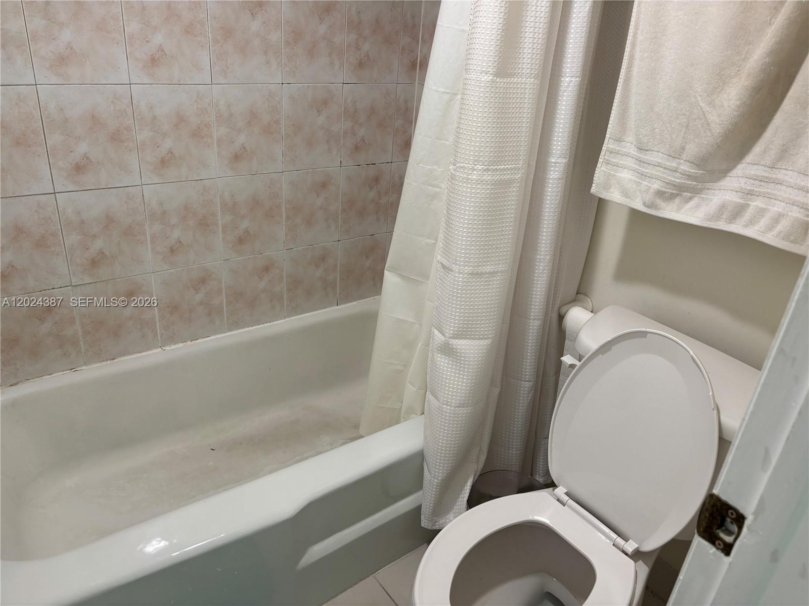 SPANISH TRACE CONDO - Residential Lease