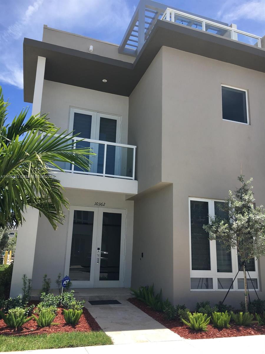 LANDMARK AT DORAL - Residential