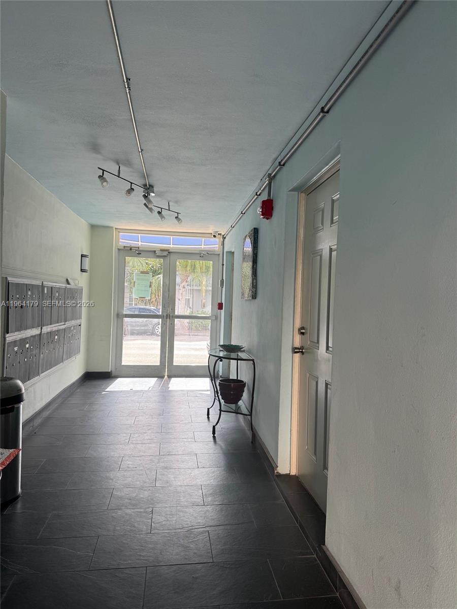 801 MERIDIAN AVE CONDO AP - Residential