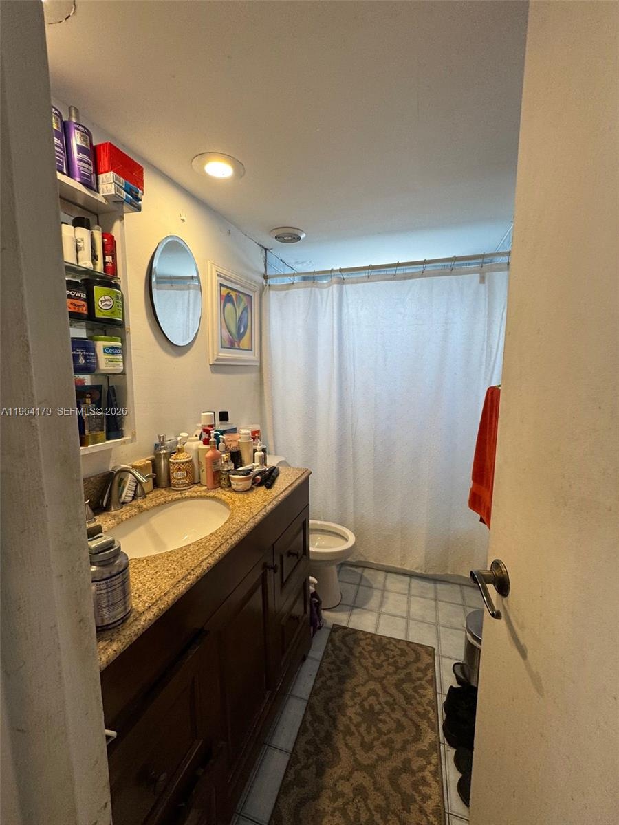 801 MERIDIAN AVE CONDO AP - Residential
