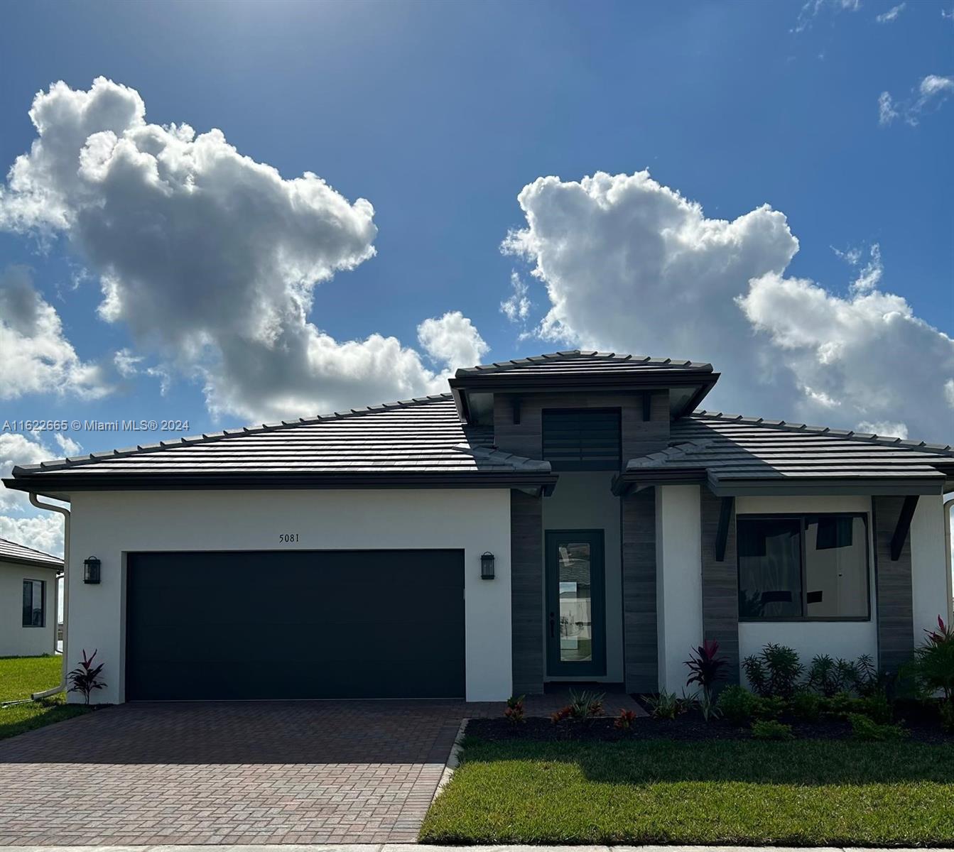 Spectacular  Home in Maple Ridge at Ave Maria, 4 Bedrooms, 3 Bathrooms, Large and open Kitchen , Impact windows,  high ceiling, great out door space for family entertainment... You have all the amenities just minutes from your home, parks, restaurants, local shops, farmer's market, walking & biking trails and much more.. !
Find your dream home now...