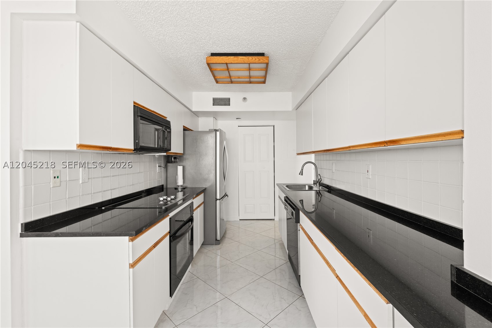 MYSTIC POINTE TOWER 500 C - Residential Lease