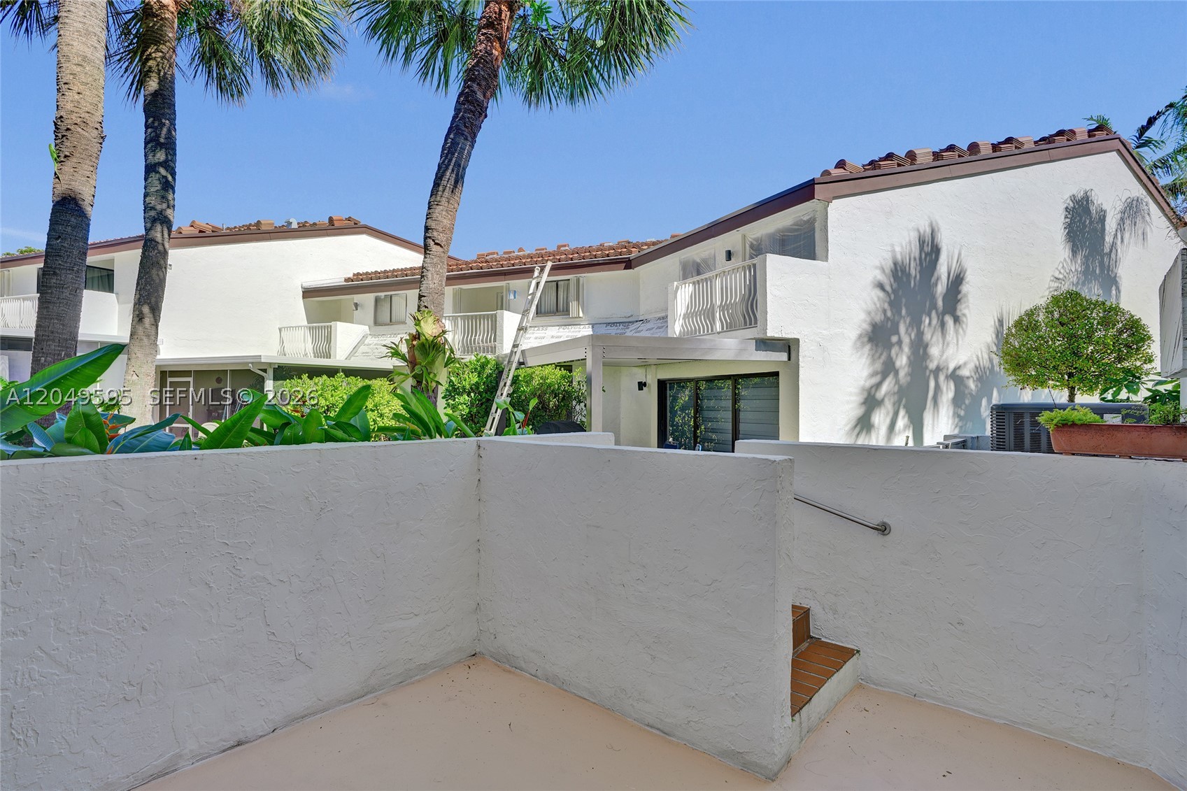 DELVISTA B CONDO - Residential
