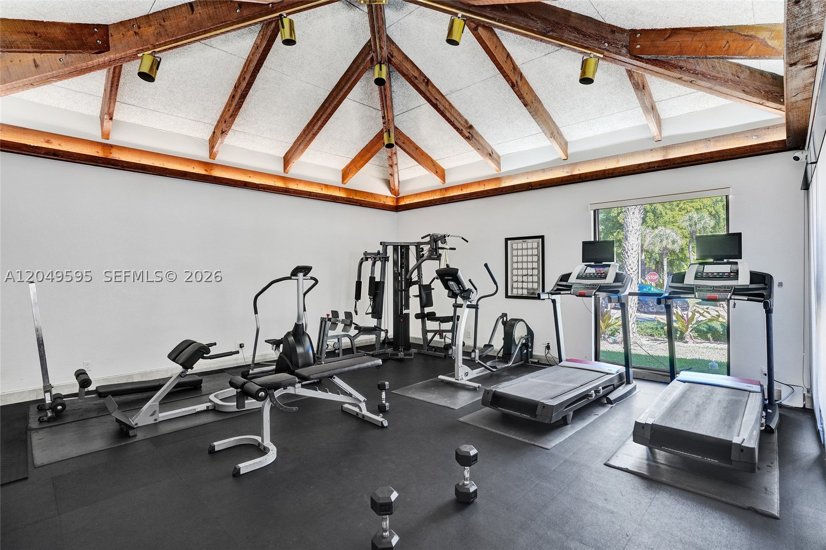DELVISTA B CONDO - Residential