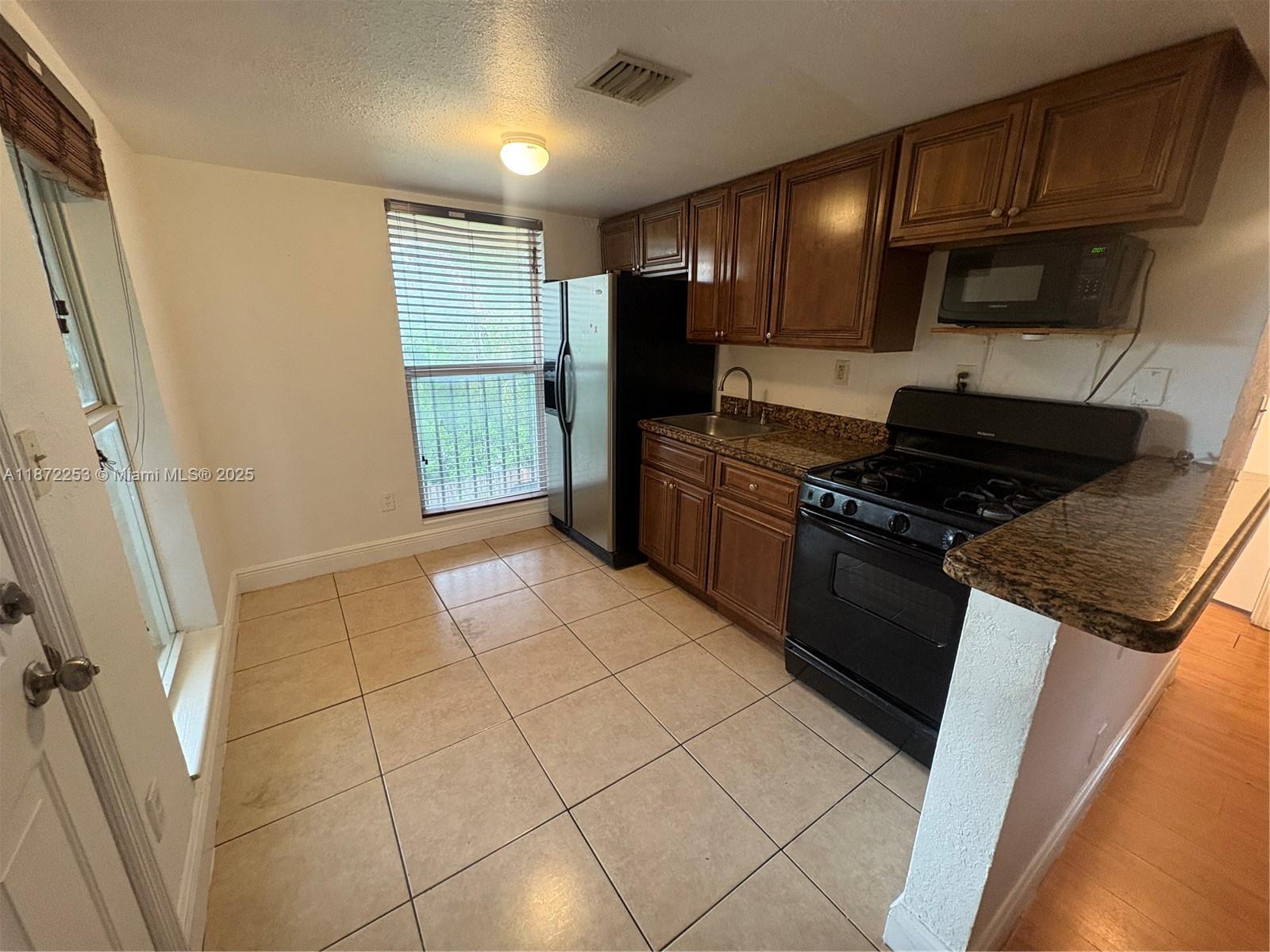 ROYAL POINCIANA CONDO - Residential Lease