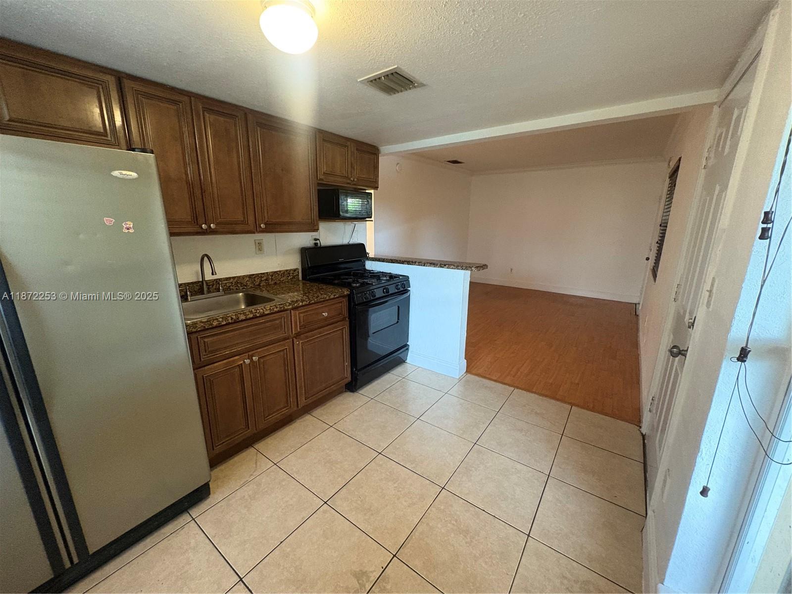 ROYAL POINCIANA CONDO - Residential Lease
