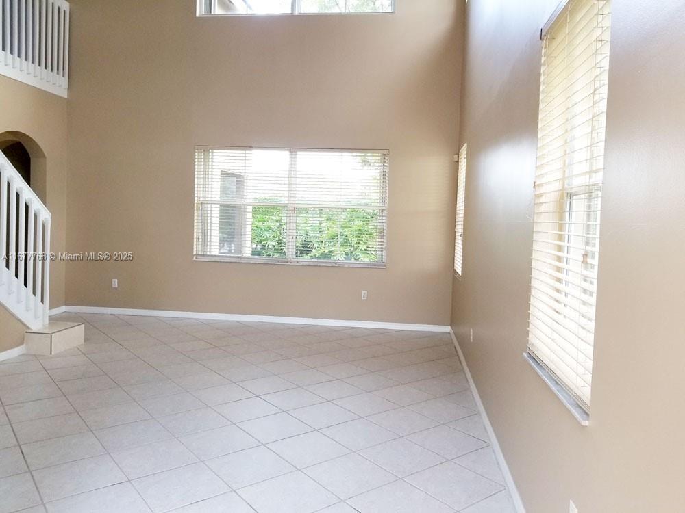 POD 6 AT MONARCH LAKES - Residential Lease