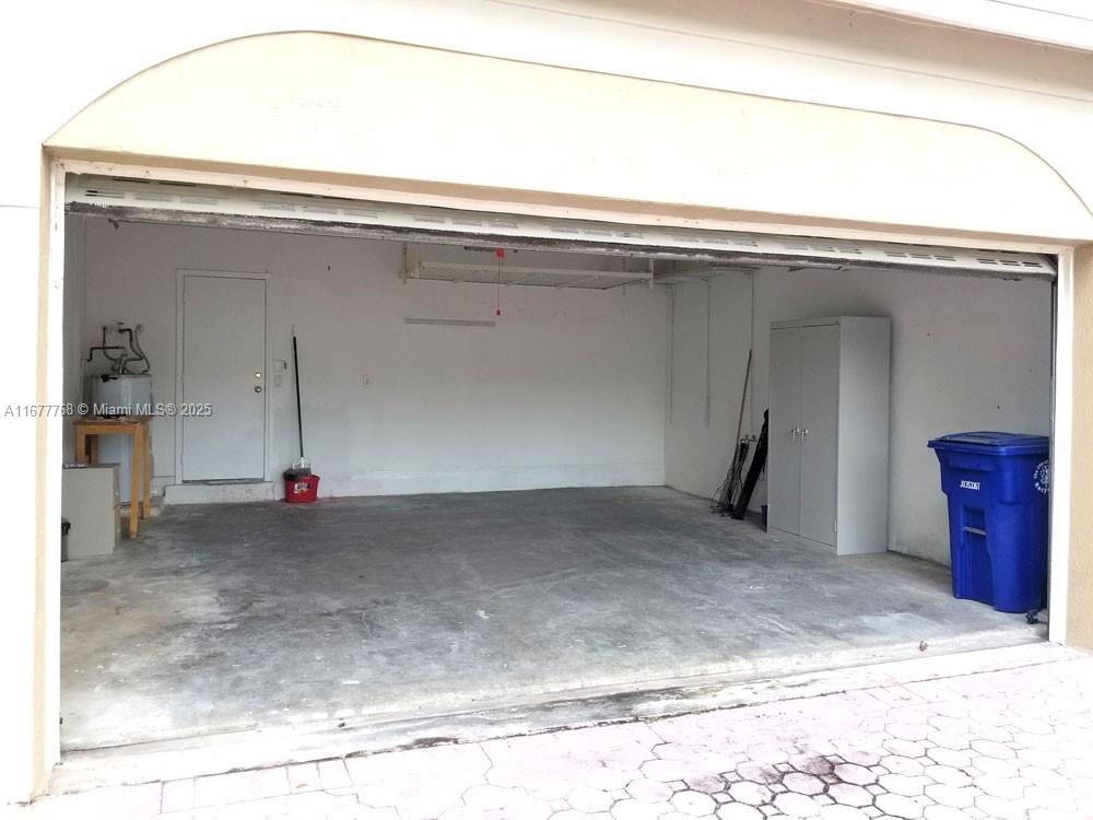 POD 6 AT MONARCH LAKES - Residential Lease