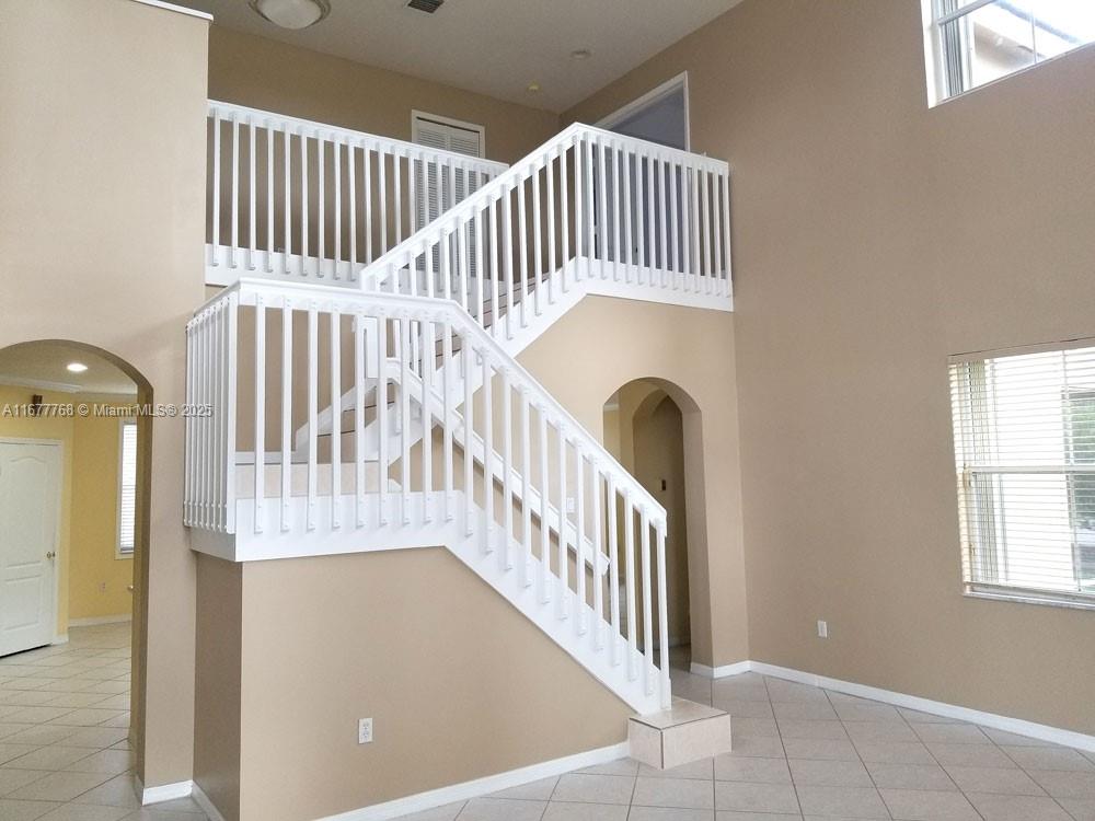 POD 6 AT MONARCH LAKES - Residential Lease
