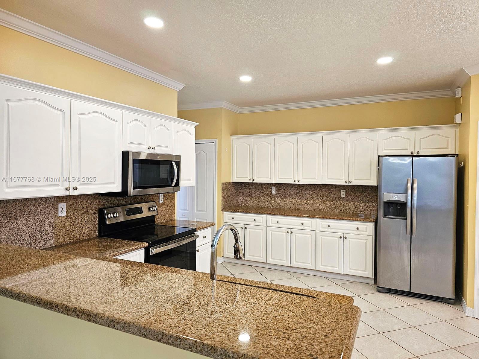 POD 6 AT MONARCH LAKES - Residential Lease