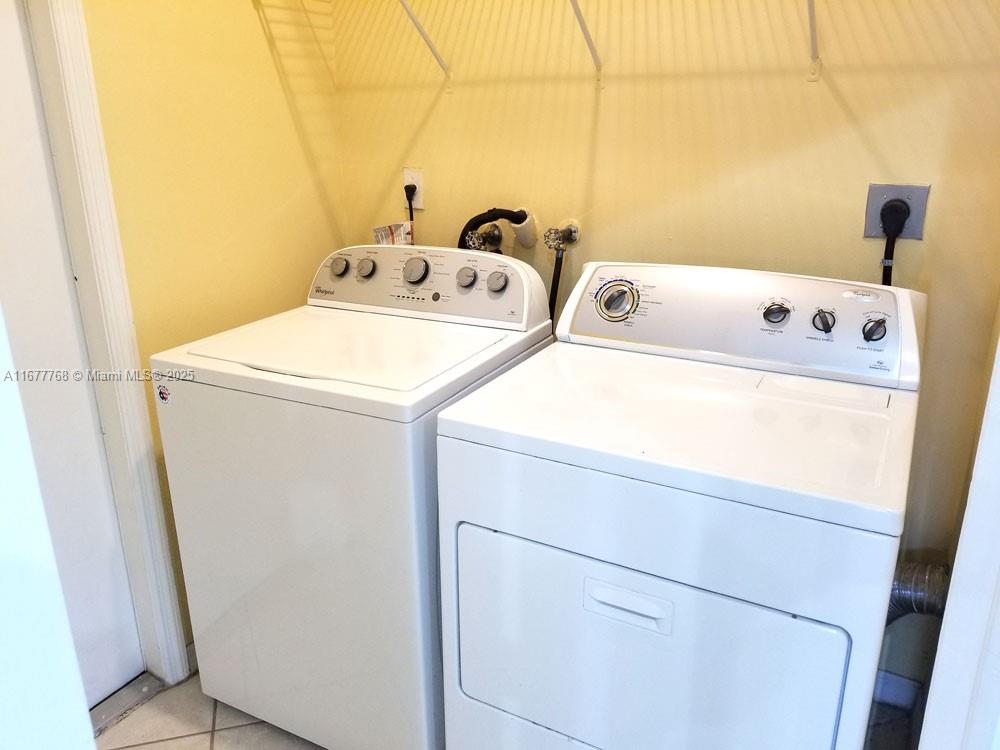 POD 6 AT MONARCH LAKES - Residential Lease