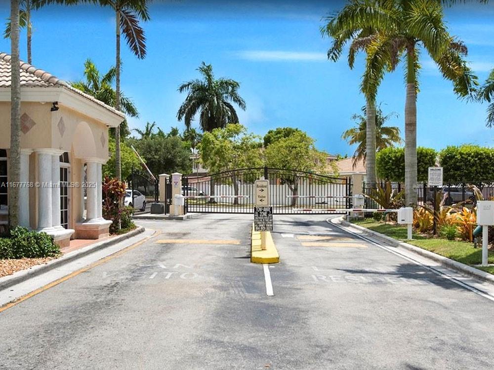 POD 6 AT MONARCH LAKES - Residential Lease