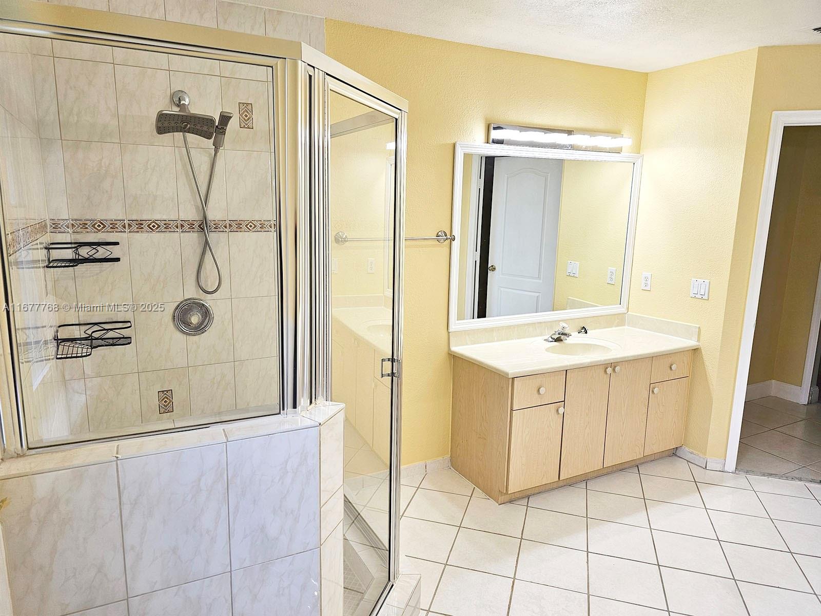POD 6 AT MONARCH LAKES - Residential Lease