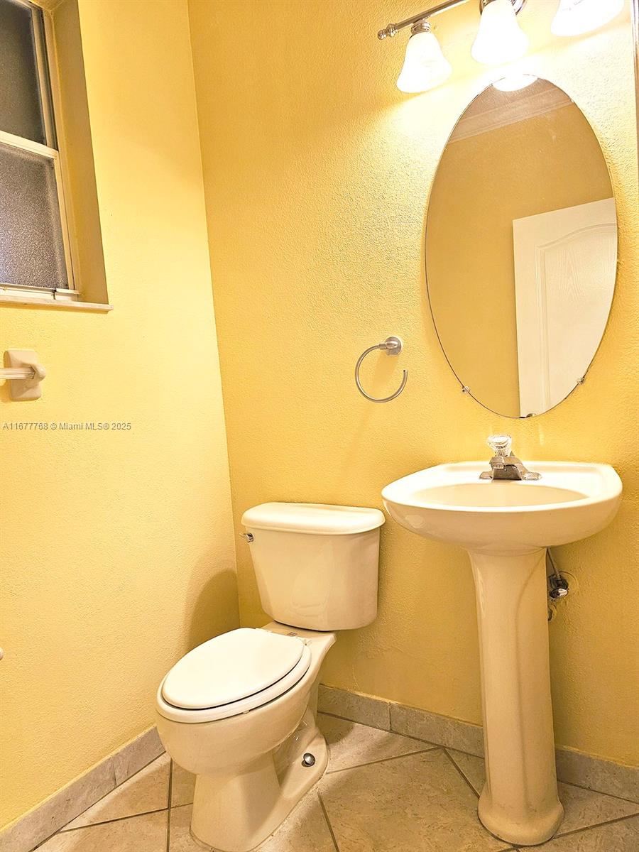 POD 6 AT MONARCH LAKES - Residential Lease