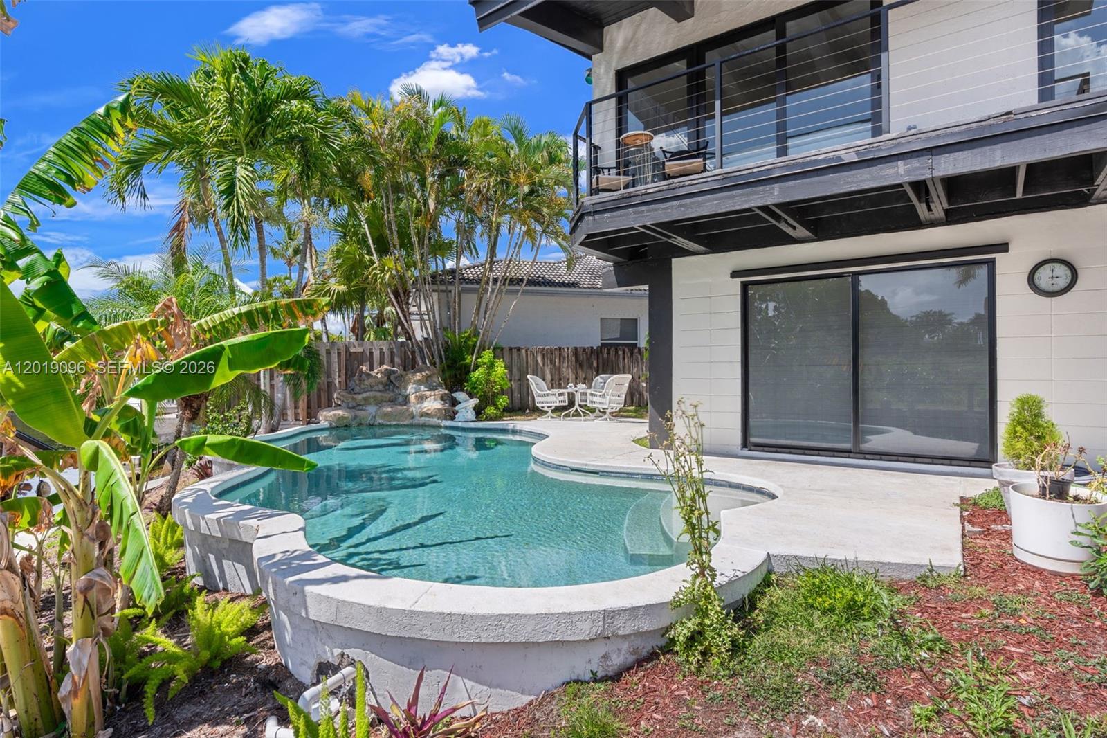 TWIN OAKS - Residential Income