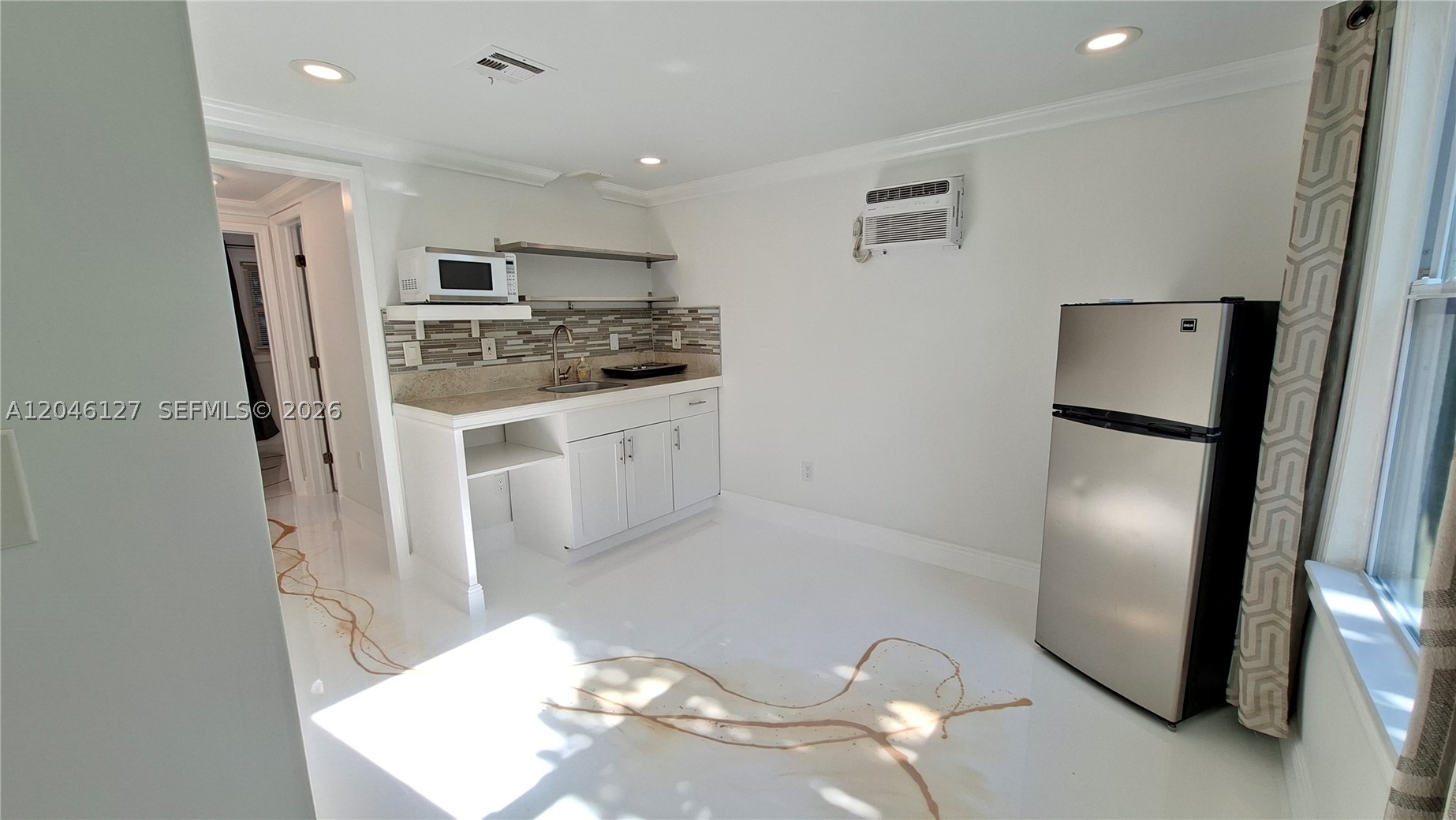 BEVERLY PARK - Residential Lease