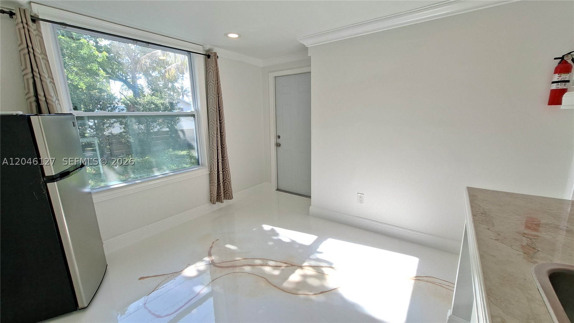 BEVERLY PARK - Residential Lease