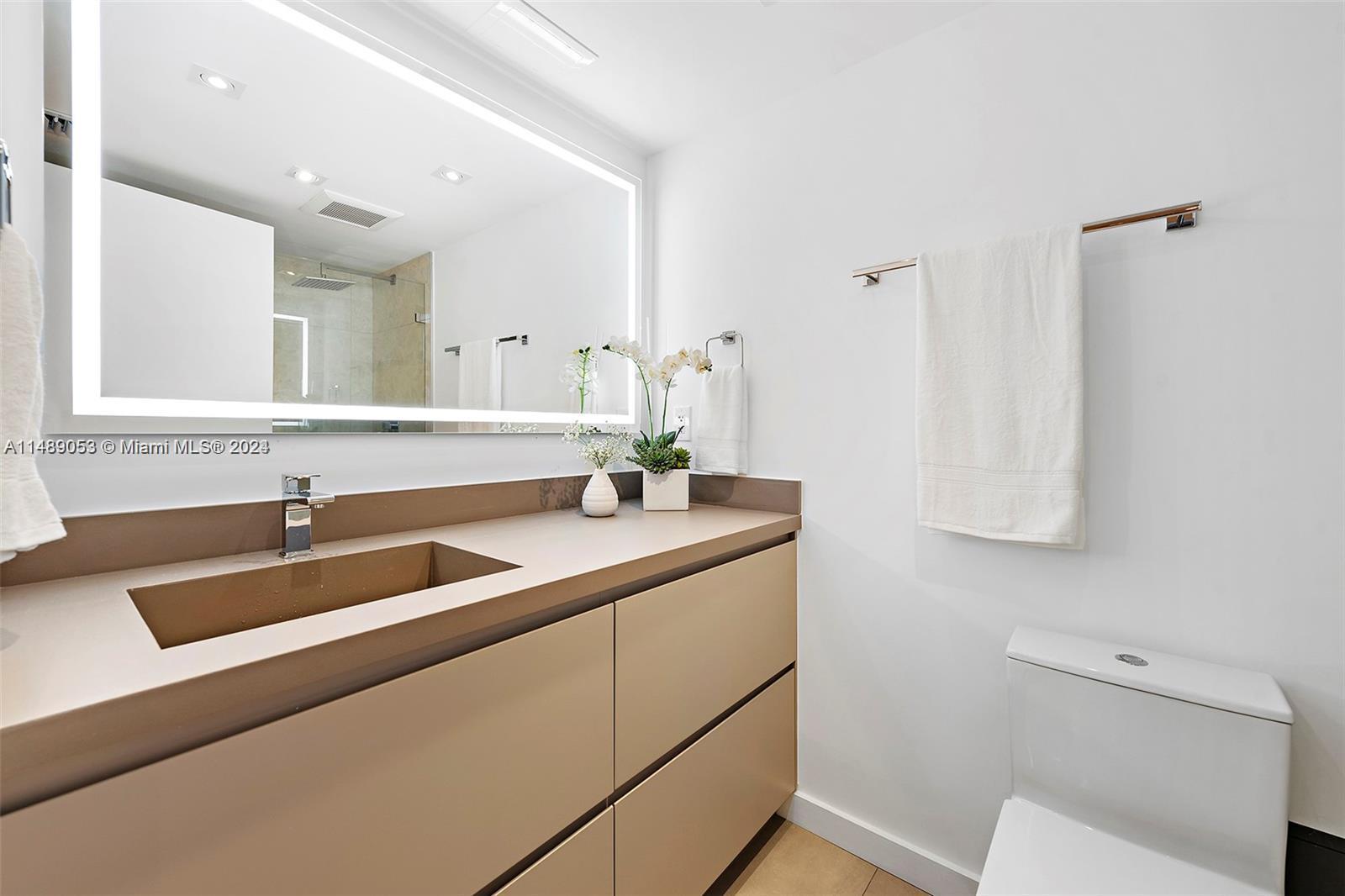 RONEY PALACE CONDO - Residential Lease