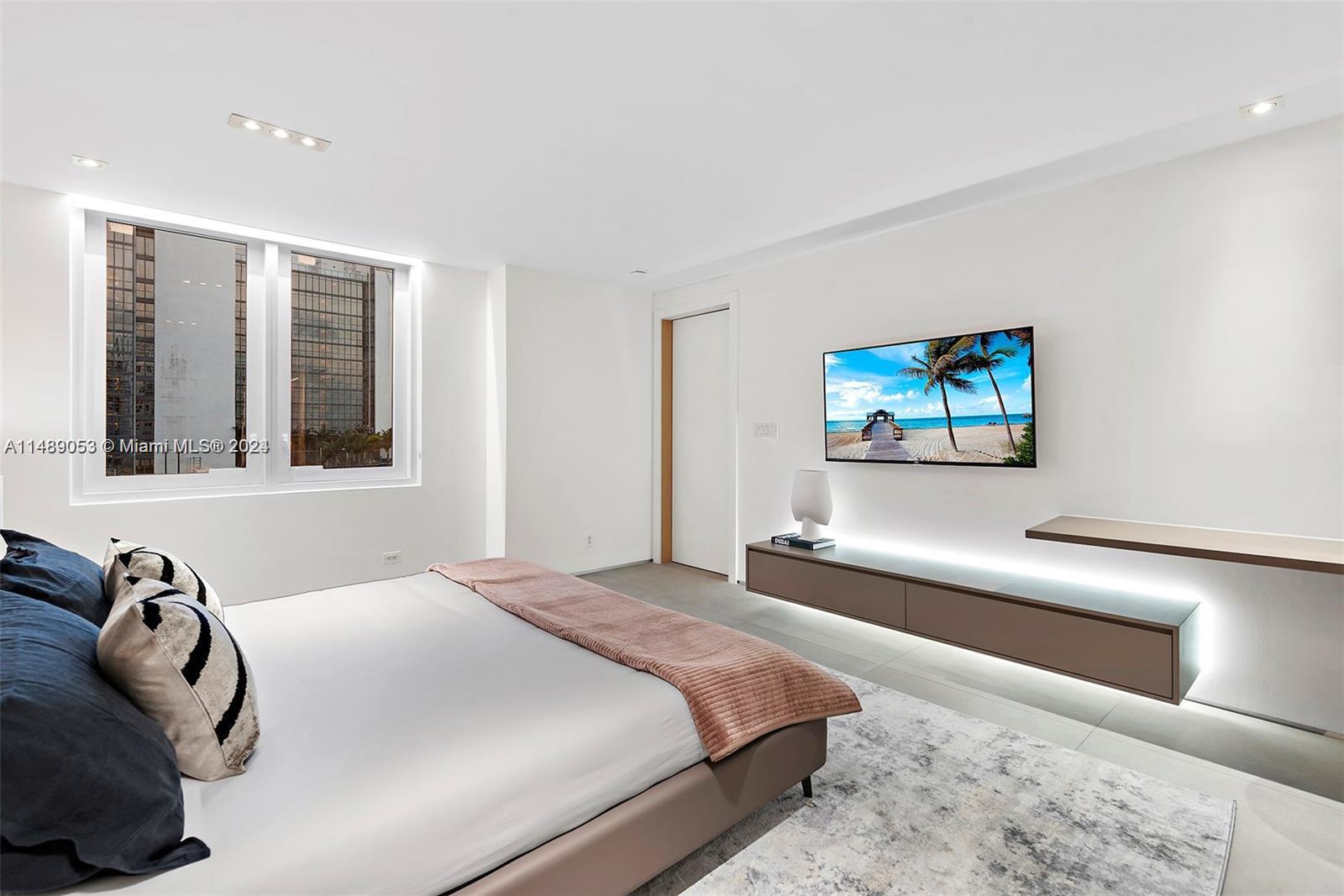 RONEY PALACE CONDO - Residential Lease