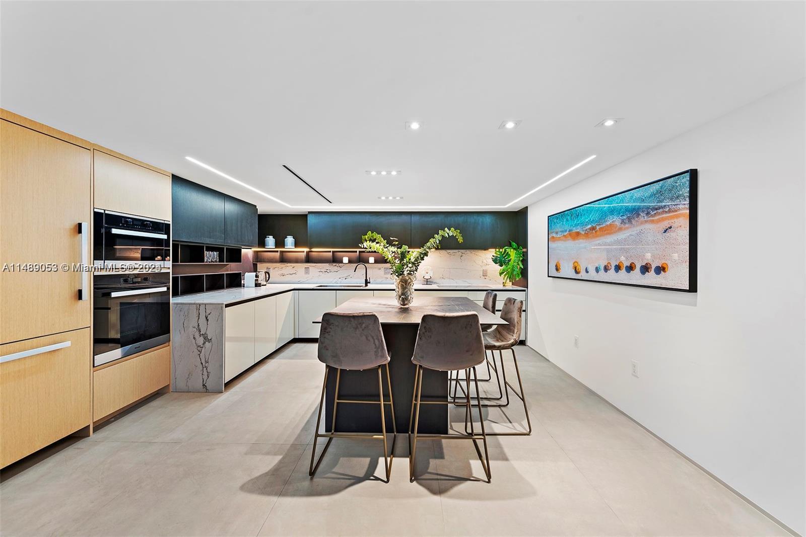 RONEY PALACE CONDO - Residential Lease
