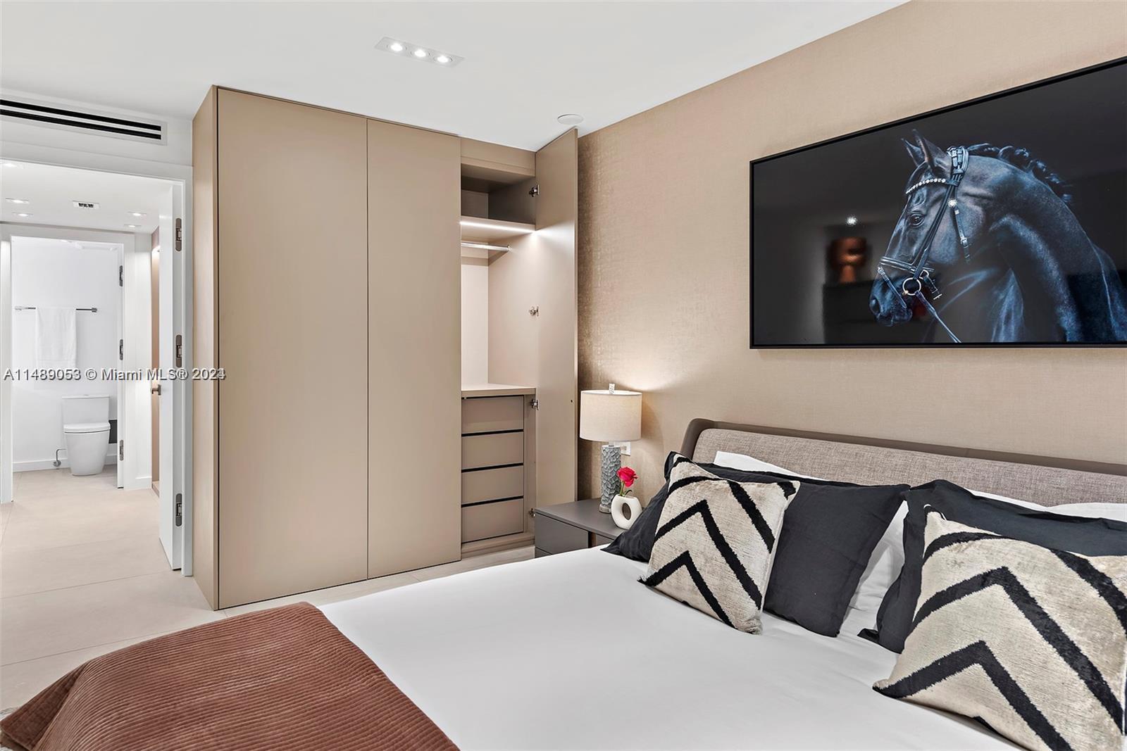 RONEY PALACE CONDO - Residential Lease