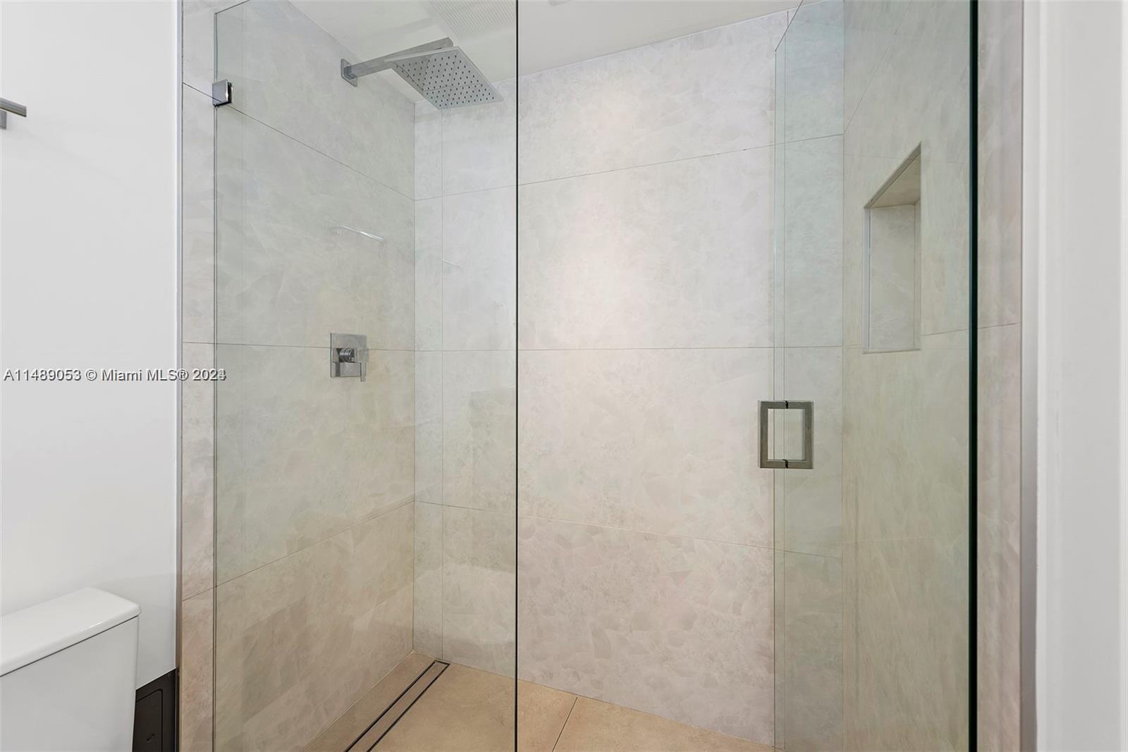 RONEY PALACE CONDO - Residential Lease