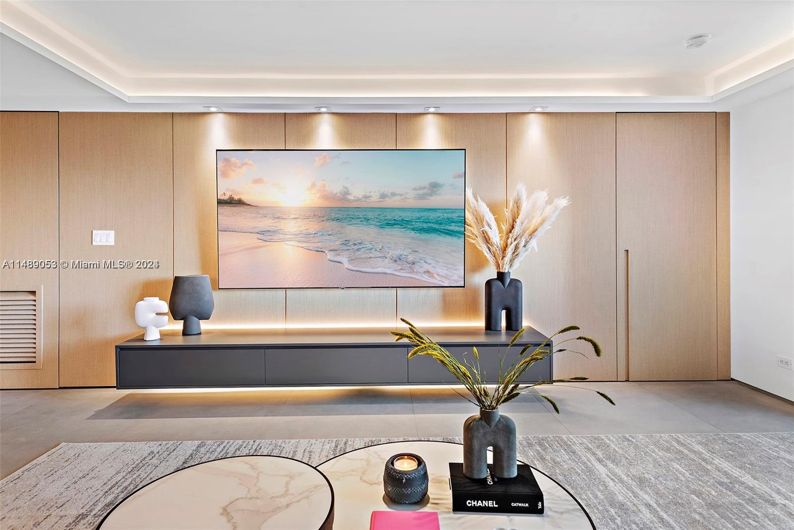 RONEY PALACE CONDO - Residential Lease
